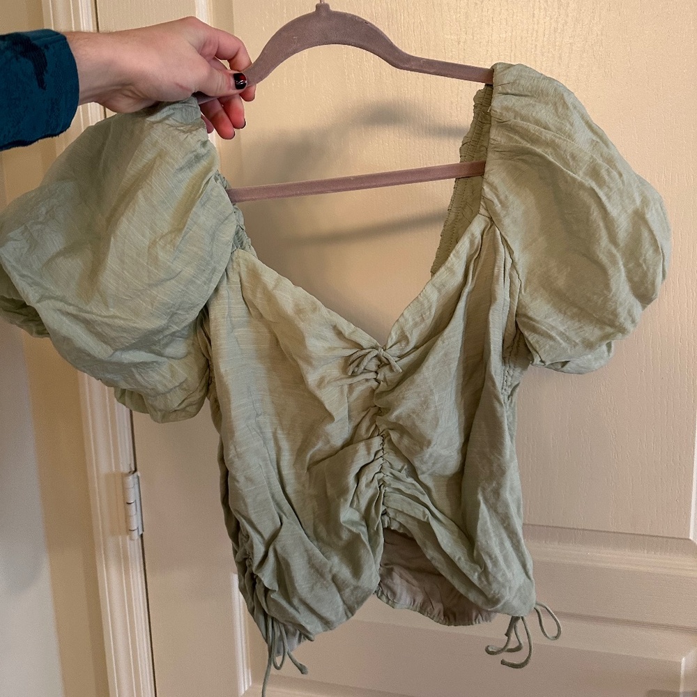 Rumor sinched green top